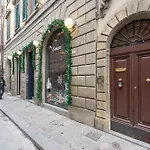A Due Passi Dal Duomo Di Apartment Florenz