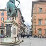 A Due Passi Dal Duomo Di Florenz